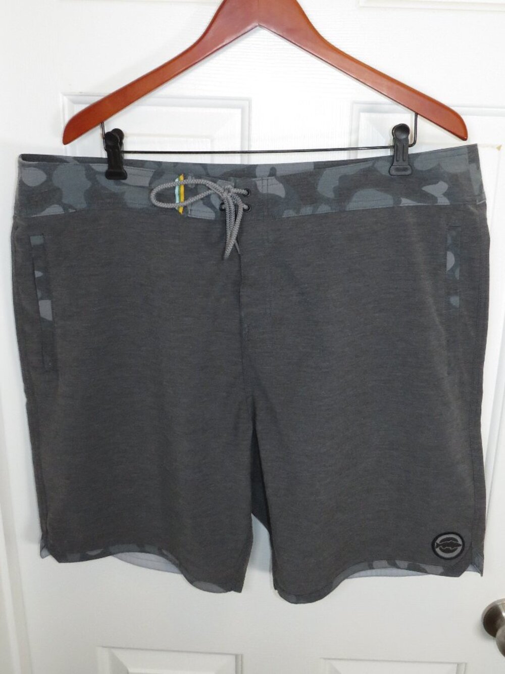 Marsh Wear Ride the Tide Board Swim Shorts Men's Size 40 -9" Inseam Camo Accents